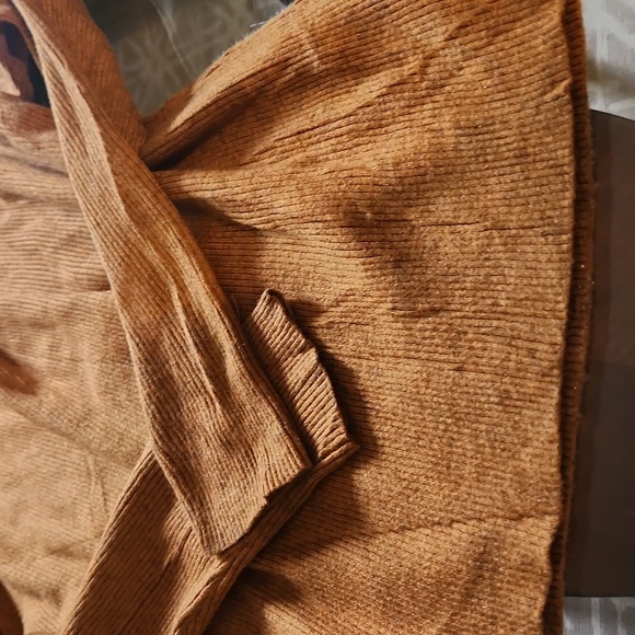 NEW-GABBY ISABELLA SWEATER - Picture 3 of 5